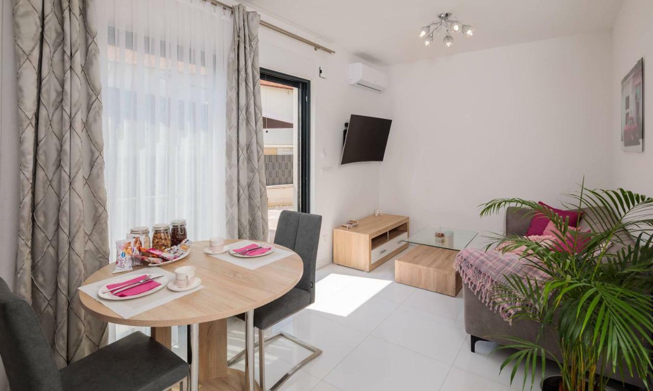 Apartment Flawless โตรกีร์ ภายนอก รูปภาพ